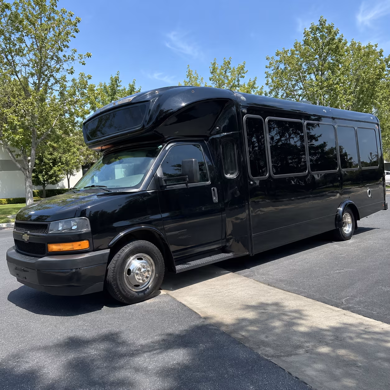 santa maria 15 passenger party bus