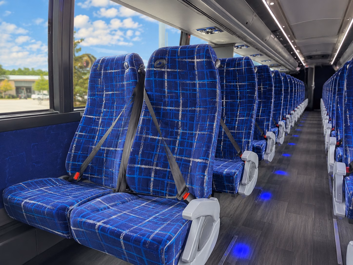 santa maria airport transportation onboard seating